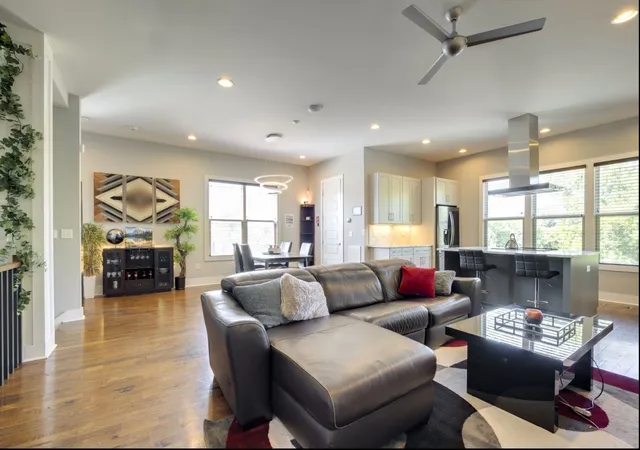 Photo 3 of Single family home for sale at 808 South 12th St, Nashville, TN 37206 | MLS# 3530665 | Listing updated on 2026-09-28