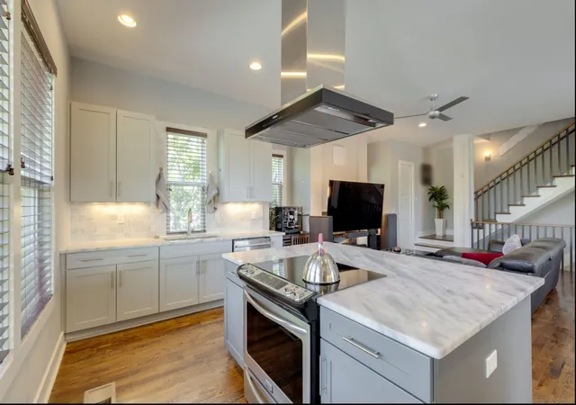 Photo 2 of Single family home for sale at 808 South 12th St, Nashville, TN 37206 | MLS# 3530665 | Listing updated on 2026-09-28