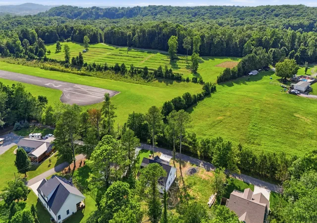 Photo 2 of Single family home for sale at 332 56th St Nw, Cleveland, TN 37312 | MLS# 3527835 | Listing updated on 2026-08-27