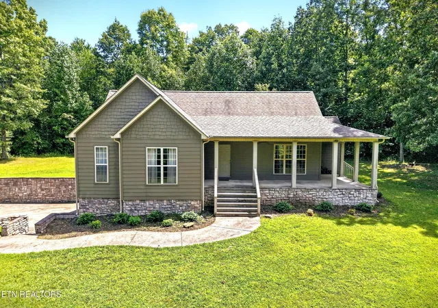 1st image of 813 Mayland Rd, Crossville, TN 38571 | MLS# 3527773