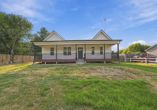 Photo 1 of Single family home for sale at 207 E Sagefield Dr, Smyrna, TN 37167 | MLS# 3545517 | Listing updated on 2026-09-26