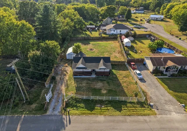 Photo 2 of Single family home for sale at 207 E Sagefield Dr, Smyrna, TN 37167 | MLS# 3545517 | Listing updated on 2026-09-26