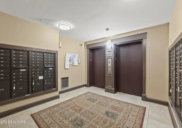 2nd image of 445 W Blount Ave, Knoxville, TN 37920