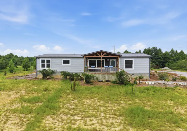 Photo 1 of Manufactured home for sale at 153 Eagle Rock Dr, Mc Minnville, TN 37110 | MLS# 3527819 | Listing updated on 2026-09-01