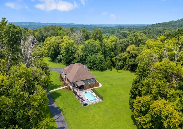 Photo 1 of Single family home for sale at 1600 Ledford Rd, Lewisburg, TN 37091 | MLS# 3527798 | Listing updated on 2026-09-02
