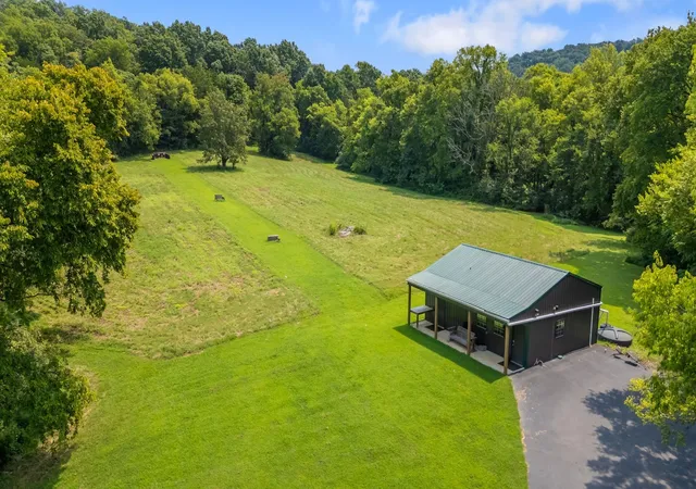 Photo 3 of Single family home for sale at 1600 Ledford Rd, Lewisburg, TN 37091 | MLS# 3527798 | Listing updated on 2026-09-02