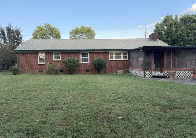 Photo 2 of Single family home for sale at 1110 Lindell Blvd, Shelbyville, TN 37160 | MLS# 3528743 | Listing updated on 2026-10-02