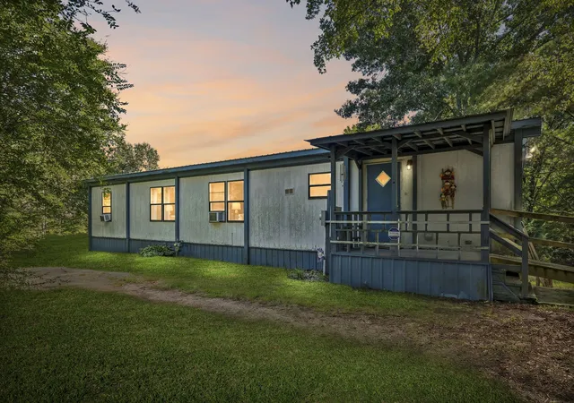 Photo 1 of Sale Pending at 11585 Bakerville Rd, Waverly, TN 37185 | MLS# 3528813 | Listing updated on 2026-09-04