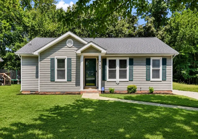 Photo 1 of Single family home for sale at 743 Spees Dr, Clarksville, TN 37042 | MLS# 3528691 | Listing updated on 2026-09-03