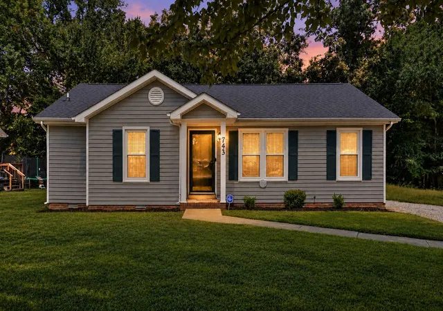 Single family home for sale at 743 Spees Dr, Clarksville, TN 37042 | MLS# 3528691