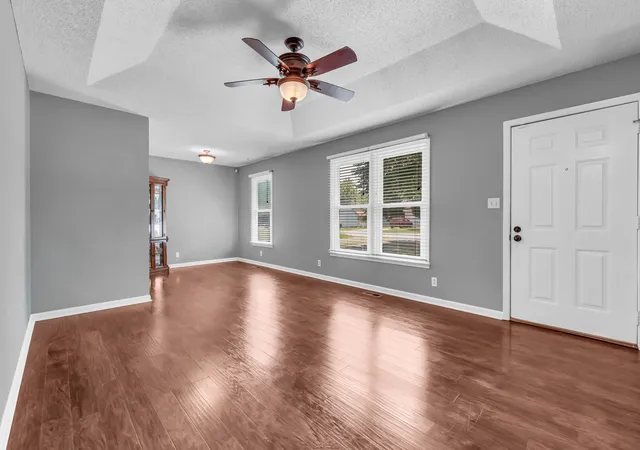 Photo 2 of Single family home for sale at 743 Spees Dr, Clarksville, TN 37042 | MLS# 3528691 | Listing updated on 2026-09-03