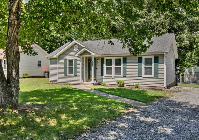 Photo 4 of Single family home for sale at 743 Spees Dr, Clarksville, TN 37042 | MLS# 3528691 | Listing updated on 2026-09-03