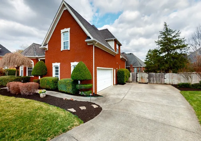 Photo 3 of Single family home for sale at 1912 Nightwalk Ct, Murfreesboro, TN 37130 | MLS# 3527837 | Listing updated on 2026-08-27