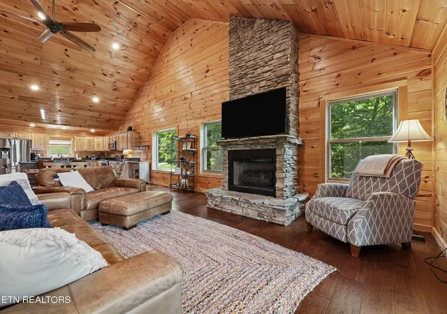Photo 3 of Single family home for sale at 4965 Long Rifle Rd, Walland, TN 37886 | MLS# 3604105 | Listing updated on 2026-10-05