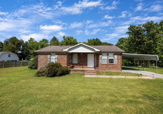 Photo 1 of Single family home for sale at 423 Eagle Creek Rd, Smithville, TN 37166 | MLS# 3527961 | Listing updated on 2026-08-30