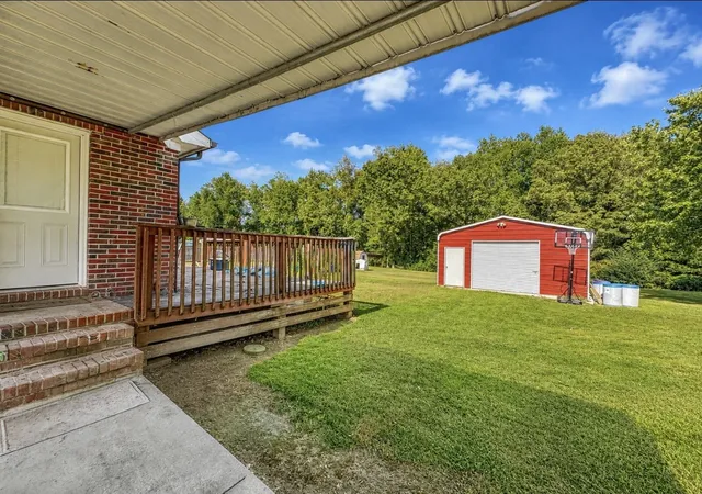 Photo 2 of Single family home for sale at 423 Eagle Creek Rd, Smithville, TN 37166 | MLS# 3527961 | Listing updated on 2026-08-30