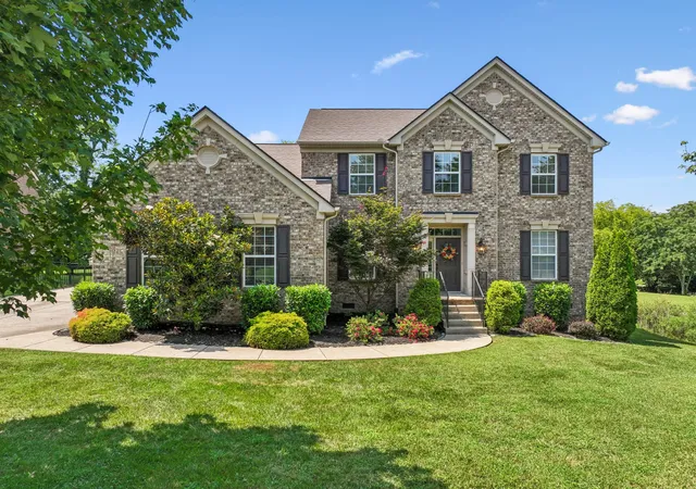 Photo 2 of Single family home for sale at 1053 Avery Tr Cir, Hendersonville, TN 37075 | MLS# 3530469 | Listing updated on 2026-09-13