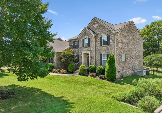 Photo 3 of Single family home for sale at 1053 Avery Tr Cir, Hendersonville, TN 37075 | MLS# 3530469 | Listing updated on 2026-09-13