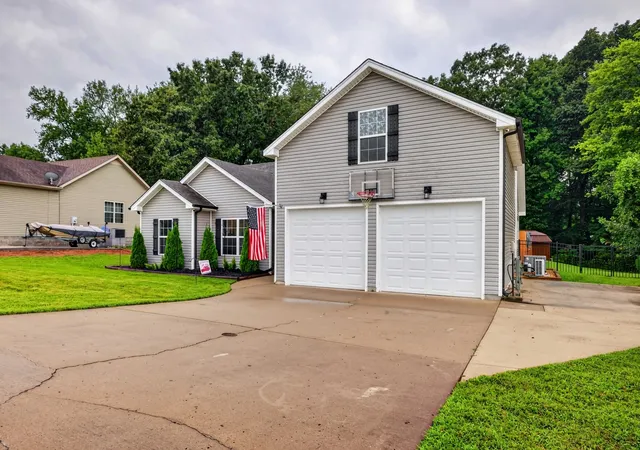 3rd image of 1172 Freedom Dr, Clarksville, TN 37042 | MLS# 3527925