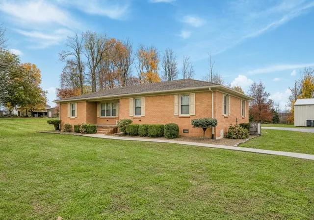 Photo 2 of Single family home for sale at 1200 Sullivan Dr, Lafayette, TN 37083 | MLS# 3527893 | Listing updated on 2026-09-29