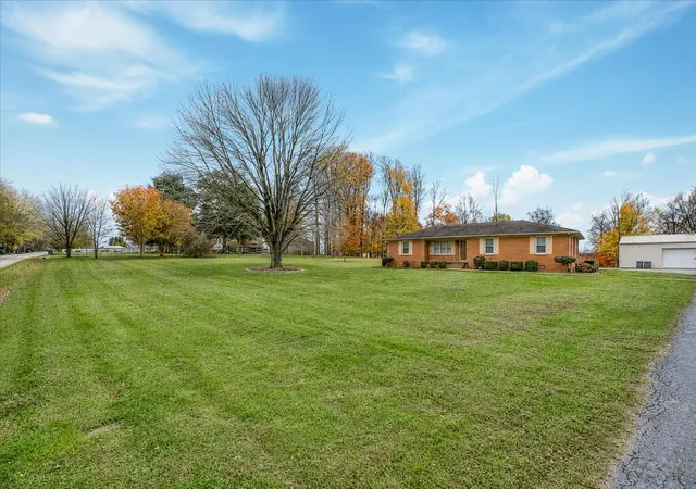 Photo 3 of Single family home for sale at 1200 Sullivan Dr, Lafayette, TN 37083 | MLS# 3527893 | Listing updated on 2026-09-29