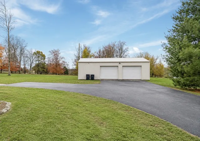 Photo 4 of Single family home for sale at 1200 Sullivan Dr, Lafayette, TN 37083 | MLS# 3527893 | Listing updated on 2026-09-29