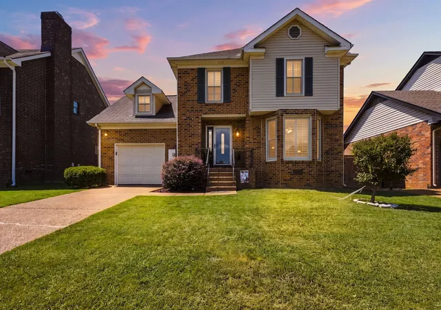 Photo 1 of Single family home for sale at 402 N Cameron Ct, Hermitage, TN 37076 | MLS# 3530366 | Listing updated on 2026-09-01