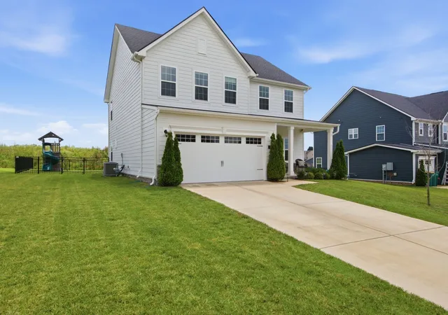 Photo 3 of Single family home for sale at 3032 Manchester Dr, Spring Hill, TN 37174 | MLS# 3527903 | Listing updated on 2026-08-30