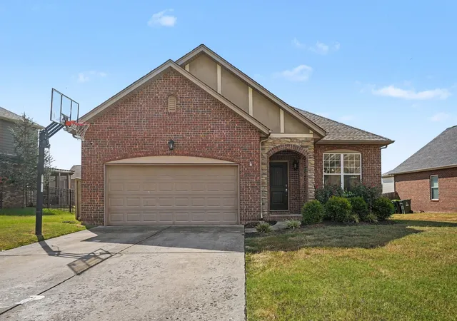 Photo 2 of Single family home for sale at 1061 Oakhall Dr, Mount Juliet, TN 37122 | MLS# 3529535 | Listing updated on 2026-09-25