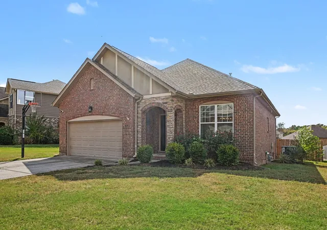 Photo 3 of Single family home for sale at 1061 Oakhall Dr, Mount Juliet, TN 37122 | MLS# 3529535 | Listing updated on 2026-09-25