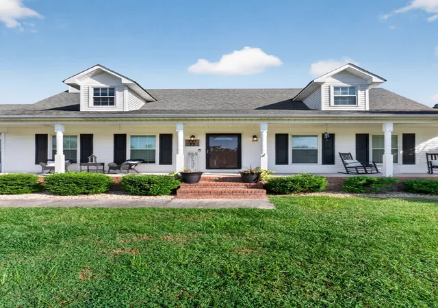 Photo 2 of Single family home for sale at 257 Evergreen Cir, Smithville, TN 37166 | MLS# 3530114 | Listing updated on 2026-09-01