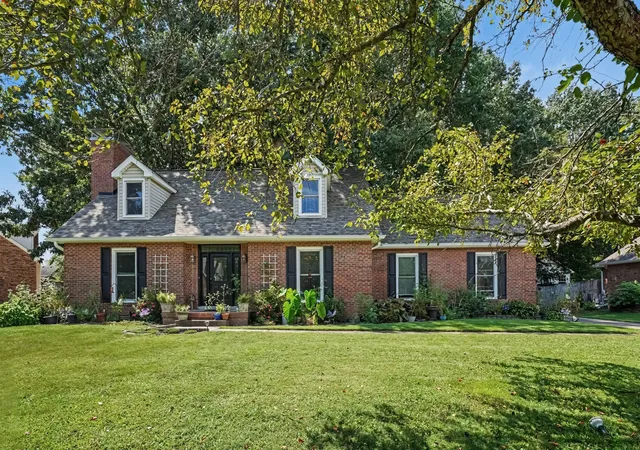 Photo 1 of Single family home for sale at 225 Longwood Ln, Clarksville, TN 37043 | MLS# 3545804 | Listing updated on 2026-09-29