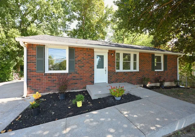 Photo 1 of Single family home for sale at 3944 Plantation Dr, Hermitage, TN 37076 | MLS# 3527951 | Listing updated on 2026-09-15