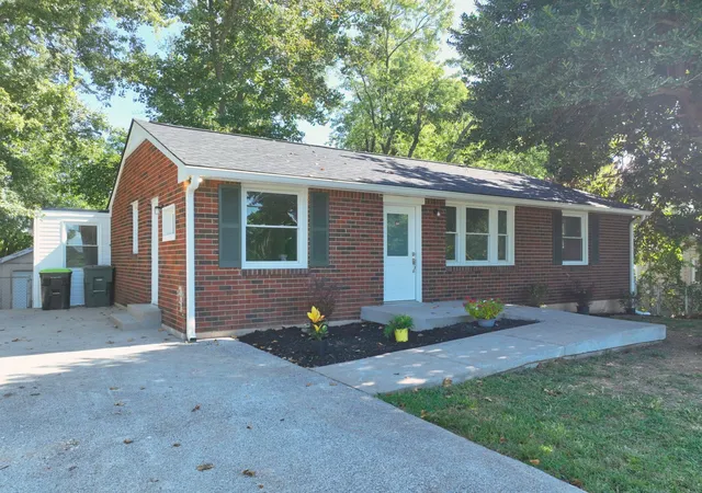Photo 2 of Single family home for sale at 3944 Plantation Dr, Hermitage, TN 37076 | MLS# 3527951 | Listing updated on 2026-09-15