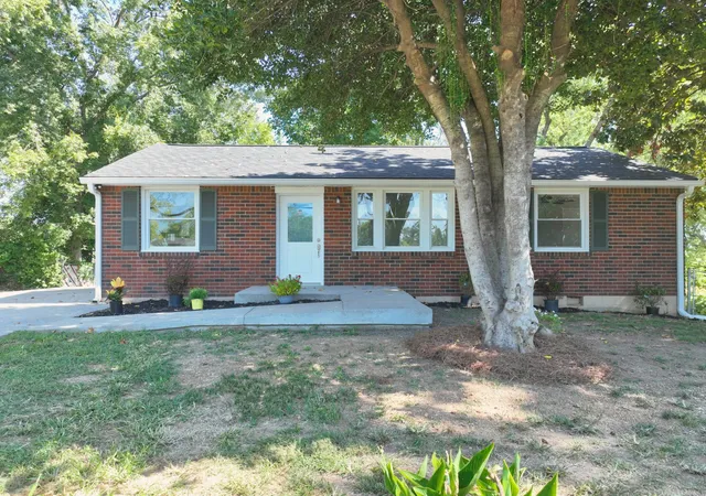 Photo 3 of Single family home for sale at 3944 Plantation Dr, Hermitage, TN 37076 | MLS# 3527951 | Listing updated on 2026-09-15