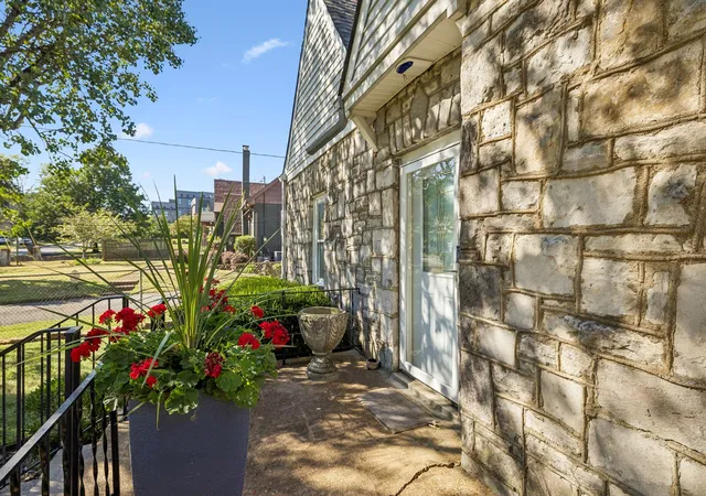 Photo 2 of Single family home for sale at 3100 River Dr, Nashville, TN 37218 | MLS# 3528041 | Listing updated on 2026-09-01