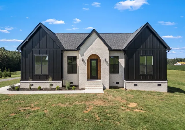 Photo 1 of Sale Pending at 6954 Shelbyville Rd, Morrison, TN 37357 | MLS# 3528007 | Listing updated on 2026-09-07
