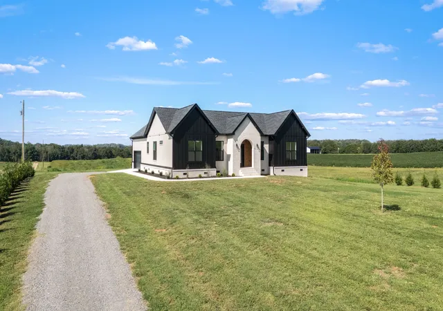 Photo 4 of Sale Pending at 6954 Shelbyville Rd, Morrison, TN 37357 | MLS# 3528007 | Listing updated on 2026-09-07