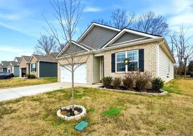 Photo 1 of Single family home for sale at 141 Olivia Cir, Chapel Hill, TN 37034 | MLS# 3527975 | Listing updated on 2026-08-28