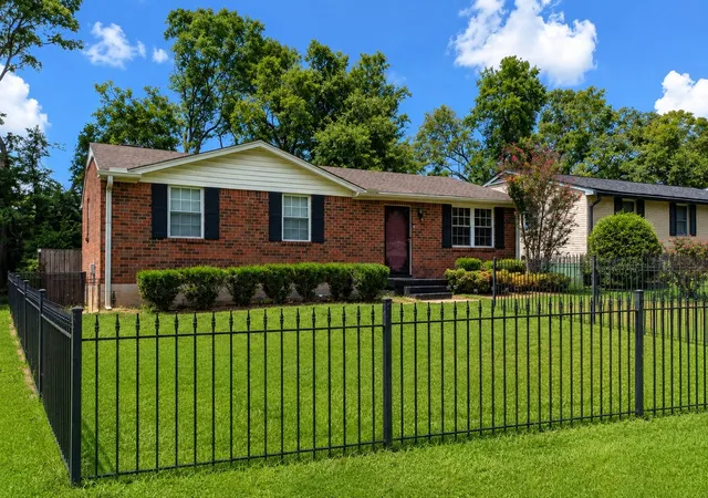 Photo 1 of Single family home for sale at 3229 Briarwick Dr, Nashville, TN 37218 | MLS# 3528721 | Listing updated on 2026-09-14