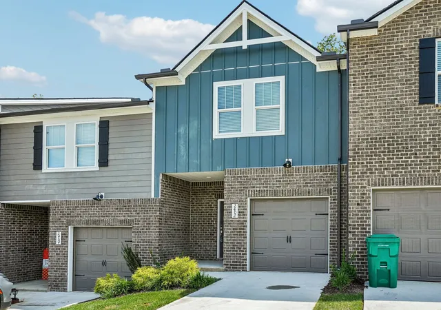 Photo 3 of Sale Pending at 2402 Snohomish St, Lebanon, TN 37087 | MLS# 3544315 | Listing updated on 2026-10-09
