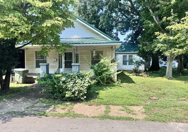 Photo 2 of Sale Pending at 253 Fain Ct, Lawrenceburg, TN 38464 | MLS# 3528011 | Listing updated on 2026-09-13