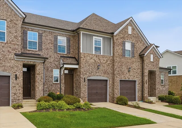 Photo 2 of Townhouse for sale at 214 Netherlands Blvd, Lebanon, TN 37090 | MLS# 3528815 | Listing updated on 2026-09-01