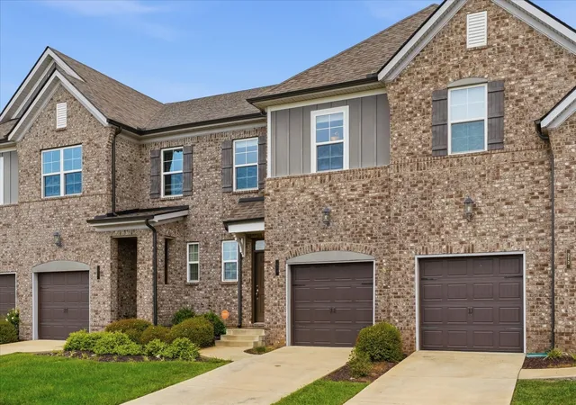 Photo 3 of Townhouse for sale at 214 Netherlands Blvd, Lebanon, TN 37090 | MLS# 3528815 | Listing updated on 2026-09-01
