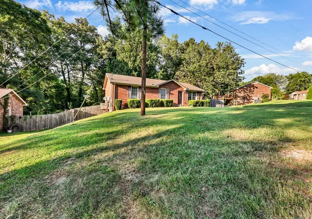 Photo 3 of Single family home for sale at 403 Corinne Cir, Clarksville, TN 37040 | MLS# 3536119 | Listing updated on 2026-09-03