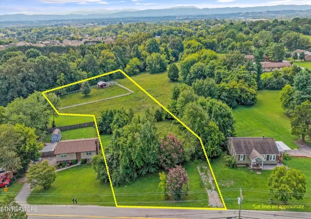 Photo 1 of Land for sale at 1229 W Hunt Rd, Maryville, TN 37801 | MLS# 3528026 | Listing updated on 2026-09-02