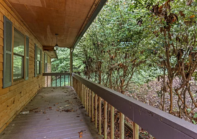 Photo 3 of Single family home for sale at 605 Clearview Dr, Ringgold, GA 30736 | MLS# 3528035 | Listing updated on 2026-09-29