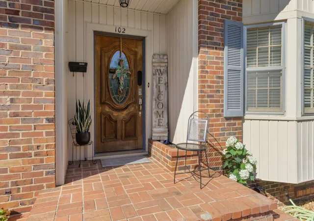 Photo 2 of Single family home for sale at 102 W Lawn St, Mc Minnville, TN 37110 | MLS# 3528061 | Listing updated on 2026-09-04