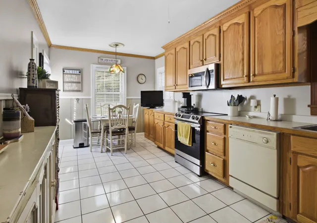 Photo 4 of Single family home for sale at 102 W Lawn St, Mc Minnville, TN 37110 | MLS# 3528061 | Listing updated on 2026-09-04