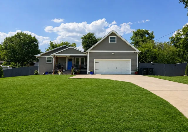 Single family home for sale at 111 Lynn Dr, Hendersonville, TN 37075 | MLS# 3541287